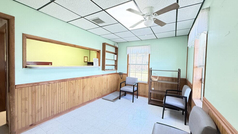 More Photos Of 369104 E Old Highway 64, Cleveland Veterinarian Kennel For Lease