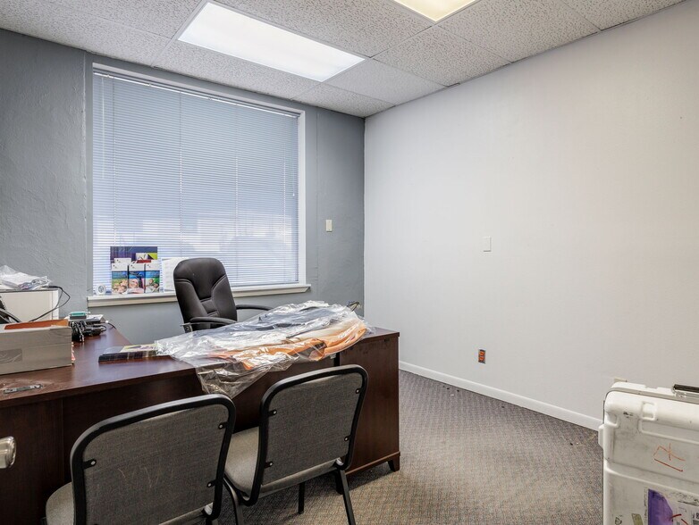 More Photos Of 233 Ackerman St, Rockdale Storefront Retail Office For Sale