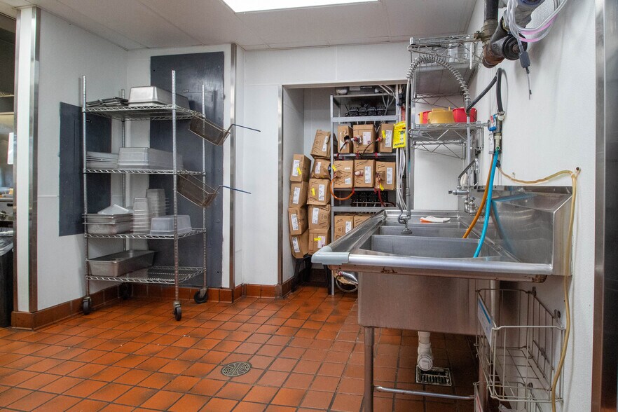 More Photos Of 5908 Orange Blossom Trl, Orlando Fast Food For Sale