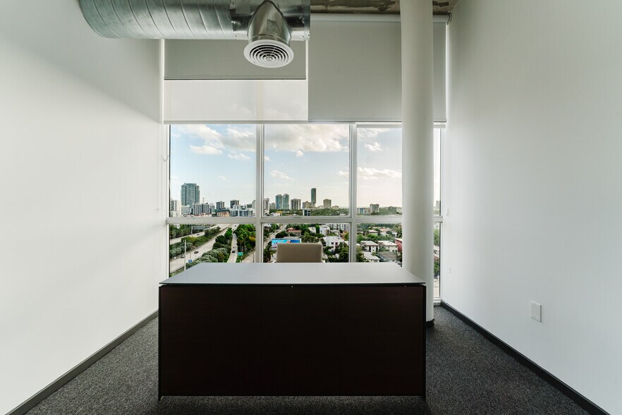 More Photos Of 420 SW 7th St, Miami Office For Lease