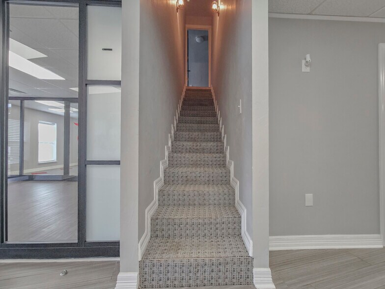 More Photos Of 6001 Nw Expressway, Oklahoma City Office For Sale