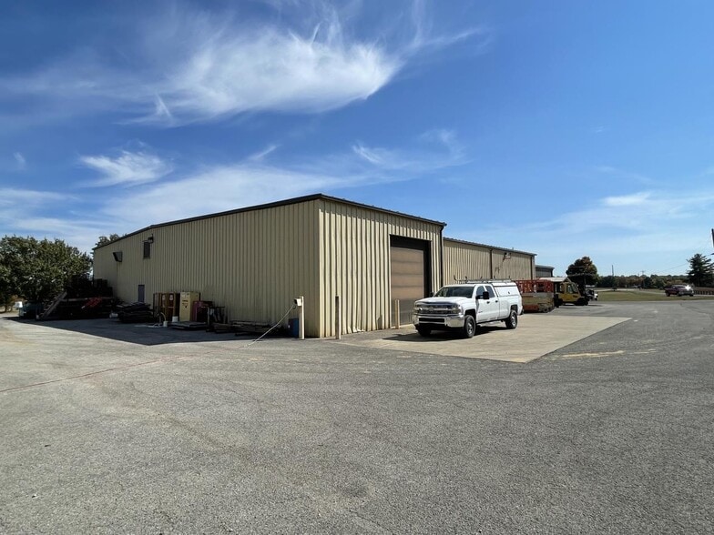 More Photos Of 6671 Shepherdsville Rd, Elizabethtown Warehouse For Lease