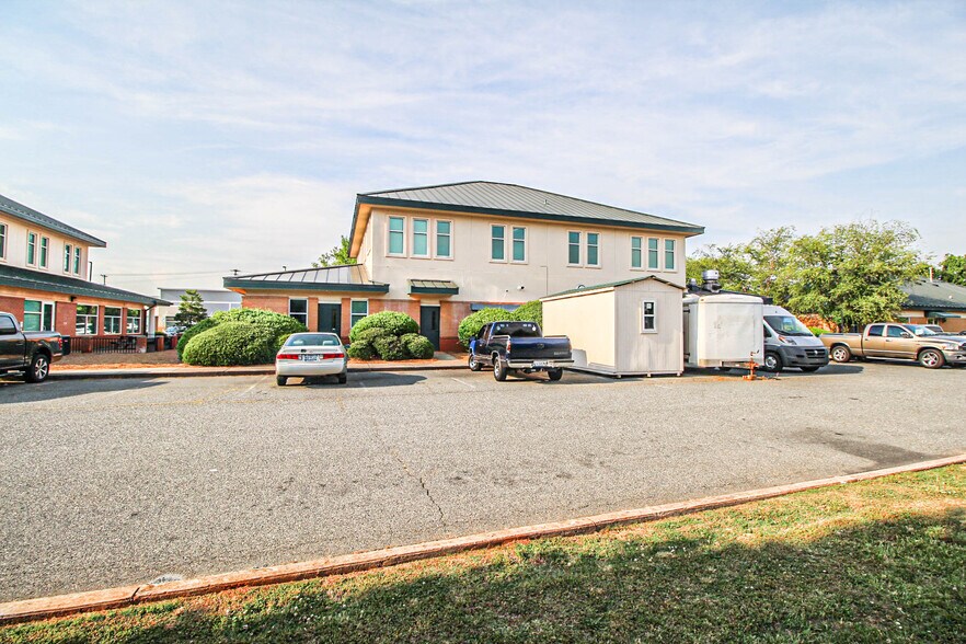 More Photos Of 1516 Village Harbor Dr, Clover General Retail For Sale