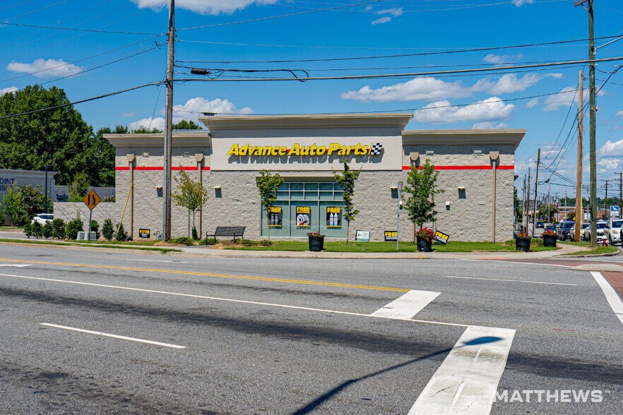 More Photos Of 1401 N Main St, High Point General Retail For Sale