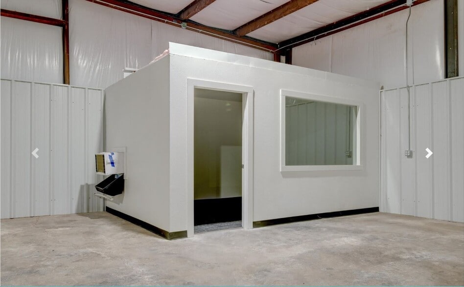 More Photos Of 211 SE 50th St, Oklahoma City Warehouse For Lease