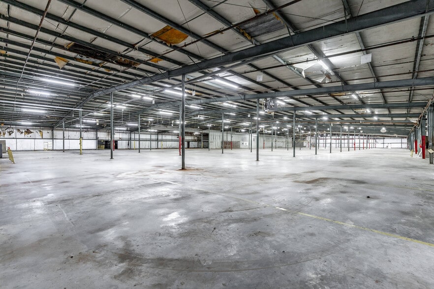 More Photos Of 1318 Underwood St, Dalton Warehouse For Sale