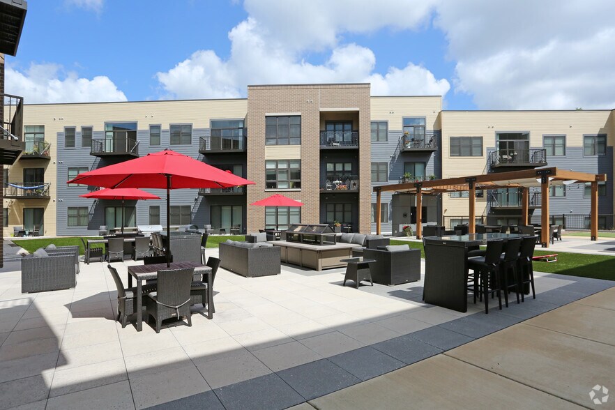 More Photos Of 7400 W State St, Wauwatosa Apartments For Lease