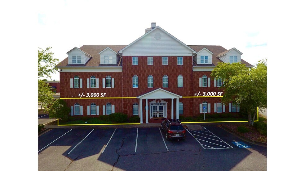 More Photos Of 100 Colony Park Dr, Cumming Bank For Lease