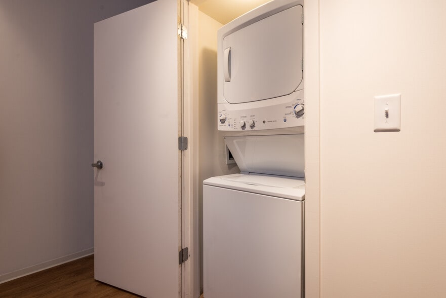 More Photos Of 2100-2114 S Indiana Ave, Chicago Apartments For Sale