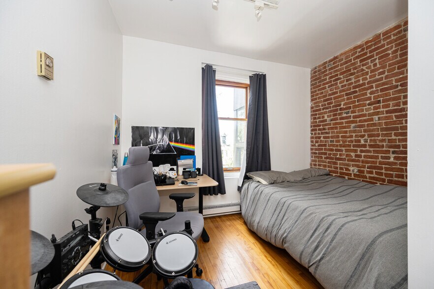 More Photos Of 4320-4324 St Saint-Denis, Montréal Multifamily For Sale