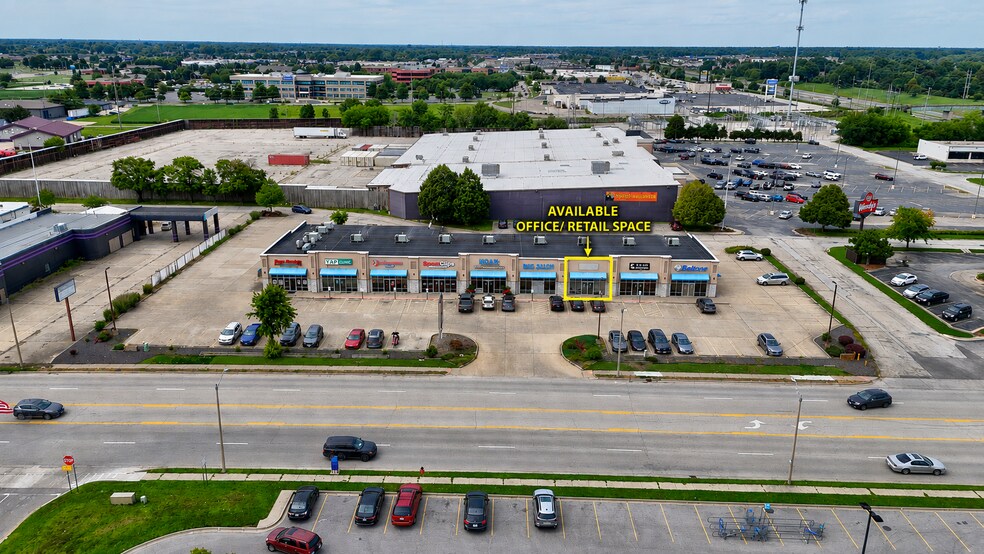 More Photos Of 2979 Lindbergh Blvd, Springfield Storefront Retail Office For Lease