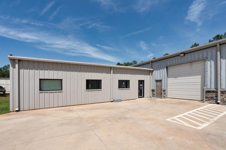 More Photos Of 20 Bellamy Pl, Stockbridge Warehouse For Sale