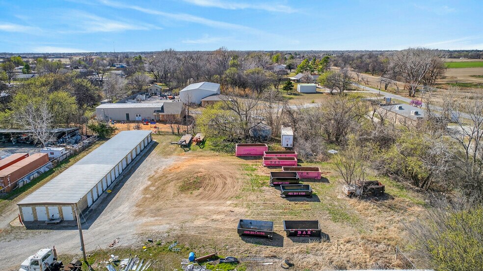 More Photos Of 1505 N Main St, Newcastle Warehouse For Sale