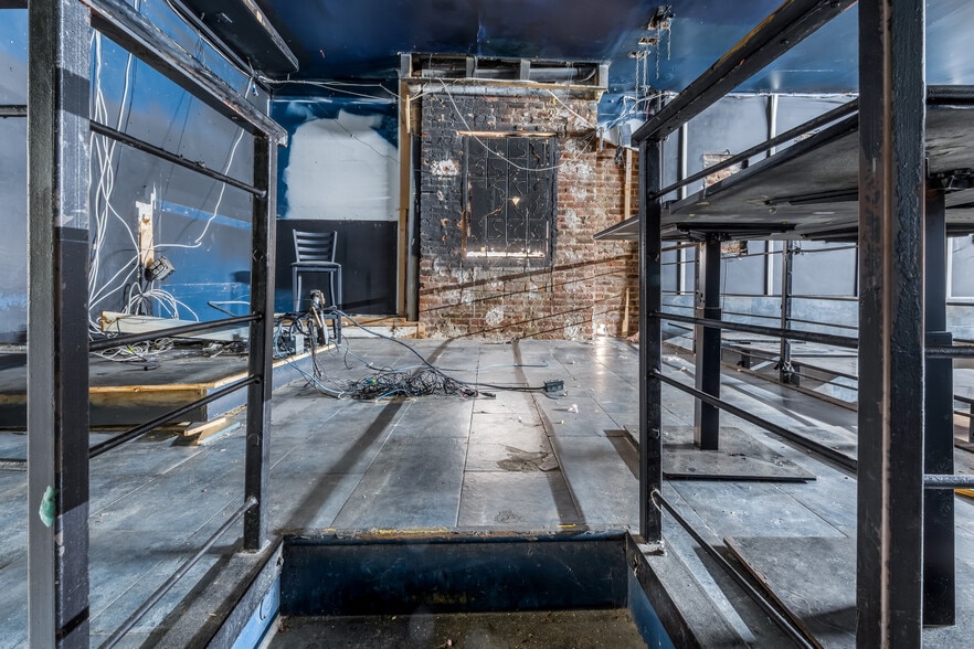 More Photos Of 646 Newark Ave, Jersey City Storefront Retail Residential For Lease