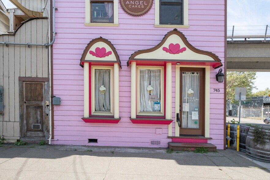 More Photos Of 745 5th St, Oakland General Retail For Sale