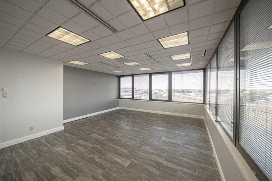 More Photos Of 125 W Missouri Ave, Midland Office For Lease