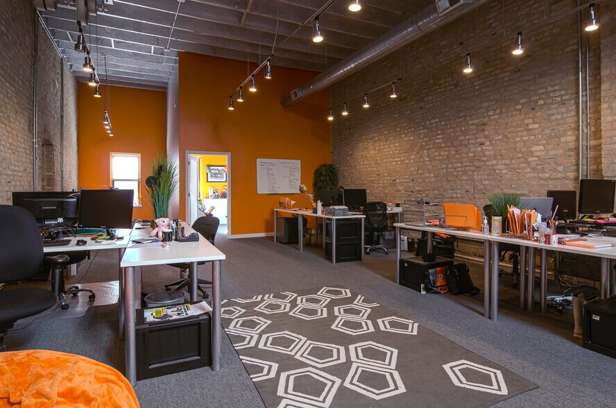 More Photos Of 560-564 W Washington Blvd, Chicago Office For Lease