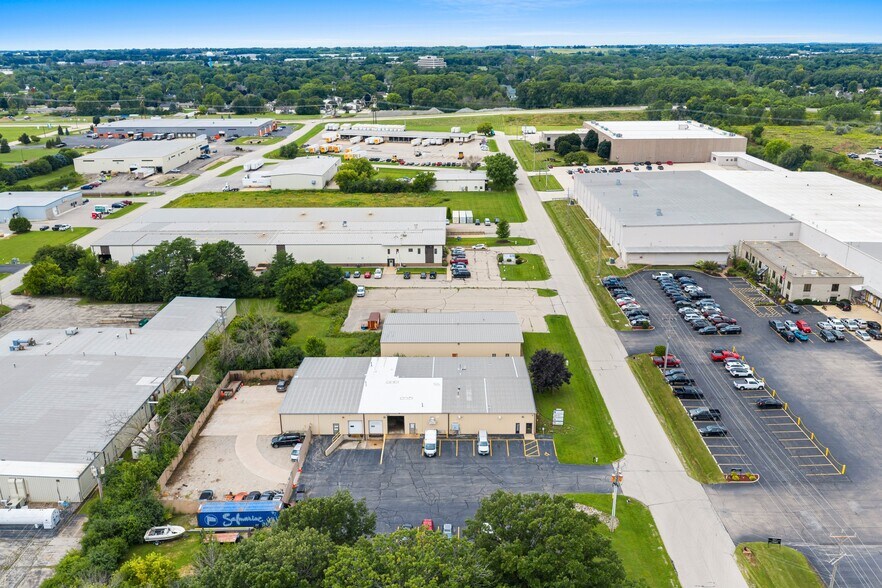 More Photos Of 1373 Kimberly Dr, Neenah Flex For Sale