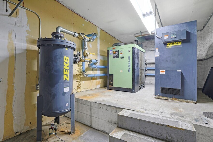 More Photos Of 1 Lawton St, Yonkers Manufacturing For Sale