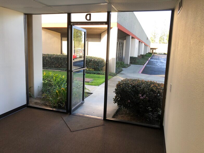 More Photos Of 23322 South Pointe Dr, Laguna Hills Industrial For Lease