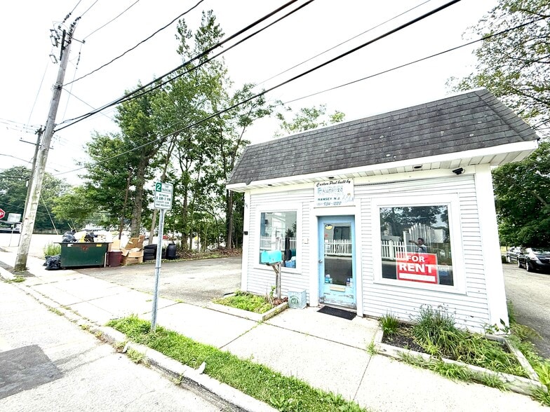 More Photos Of 19 Mechanic St, Ramsey Light Distribution For Lease