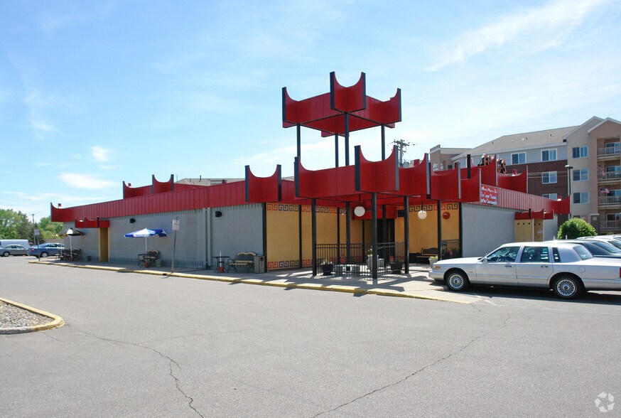 Primary Photo Of 9329 Lyndale Ave S, Bloomington Restaurant For Lease