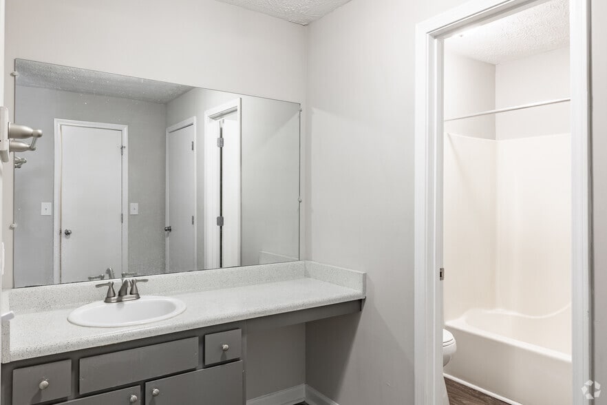 More Photos Of 10238 Fieldcrest Walk, Covington Apartments For Sale