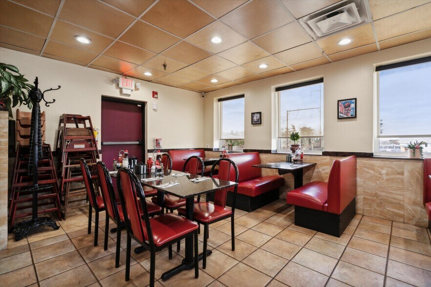 More Photos Of 2708 Limekiln Pike, Glenside Restaurant For Sale