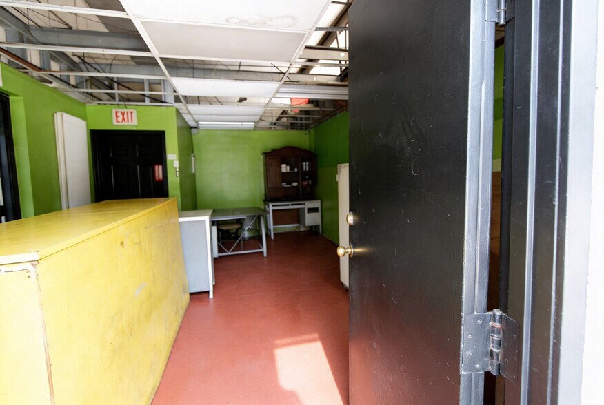 More Photos Of 3545 Roosevelt Hwy, Atlanta Auto Dealership For Sale