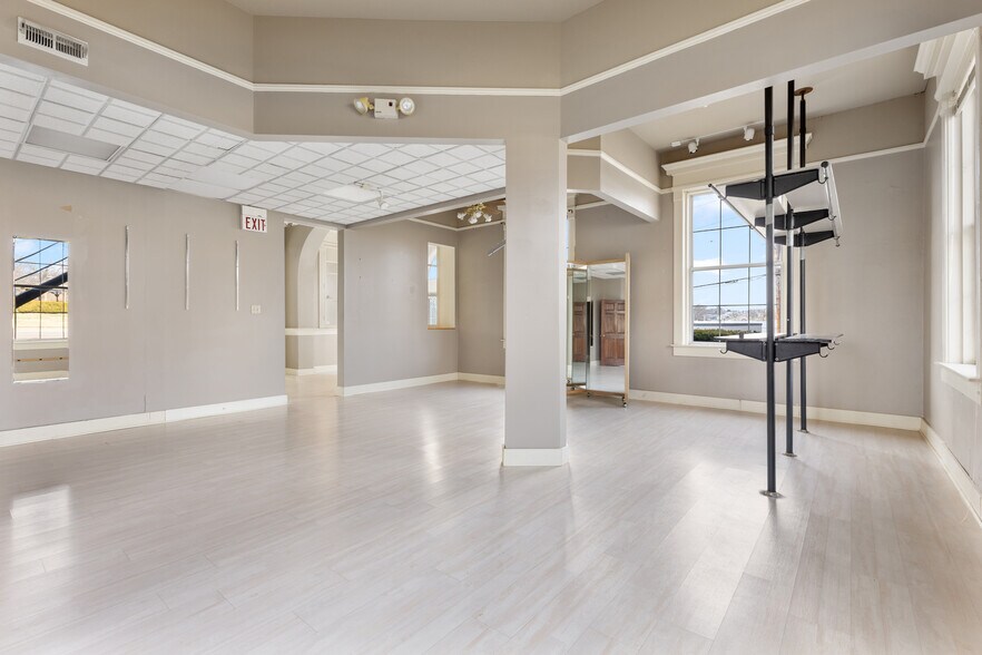 More Photos Of 120 Henry Ave, Manchester Office For Sale