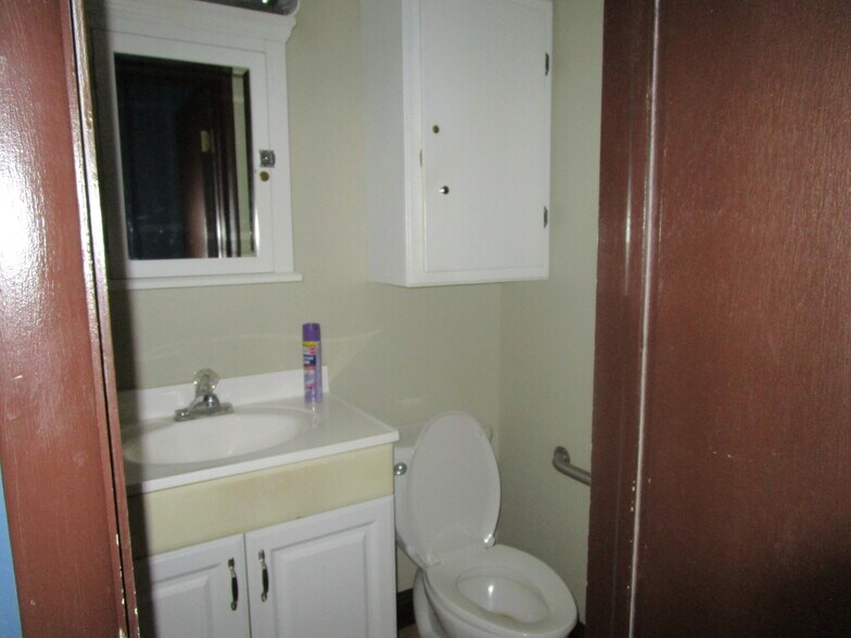 More Photos Of 1807 E Mary St, Garden City Office For Lease
