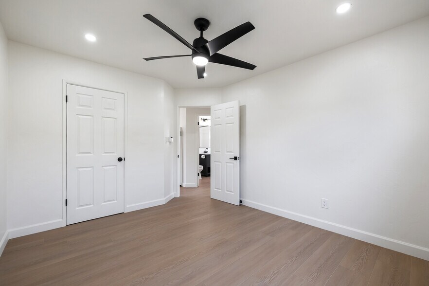 More Photos Of 530-32 Delaware St, Imperial Beach Apartments For Sale