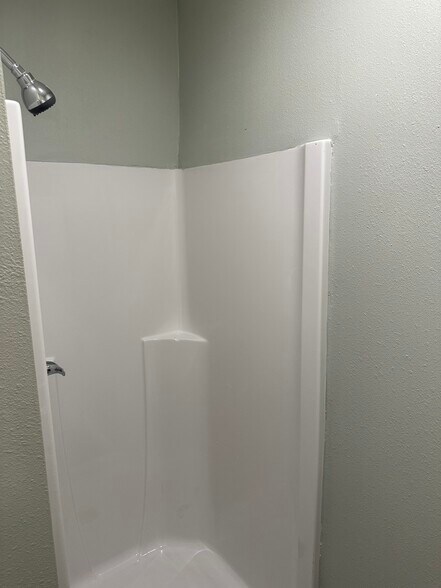 More Photos Of 2001 E 20th St, Hooks Apartments For Sale