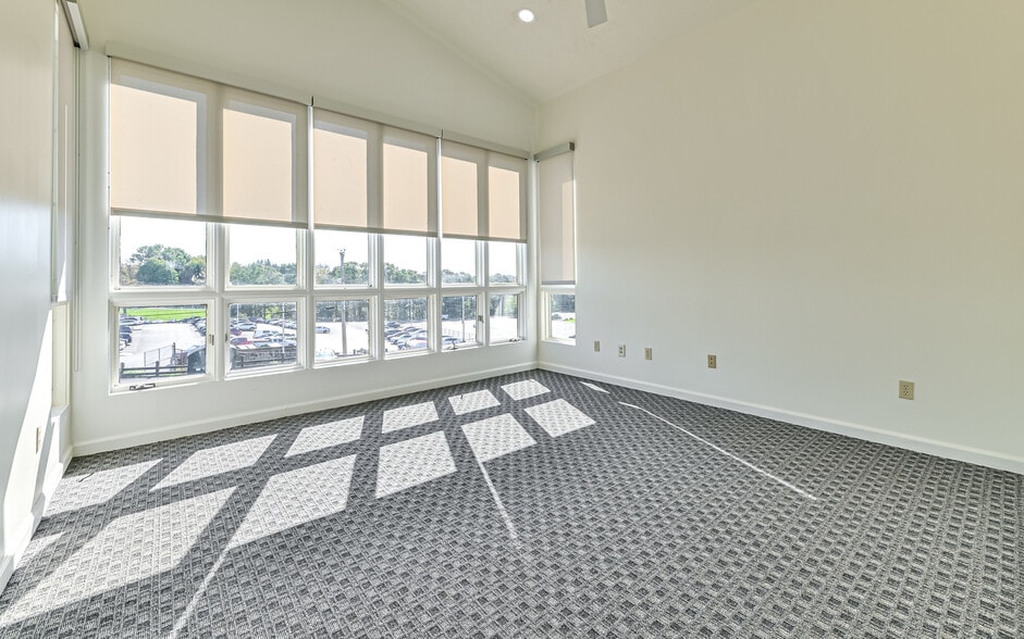 More Photos Of 101 N Meadows Dr, Wexford Unknown For Lease