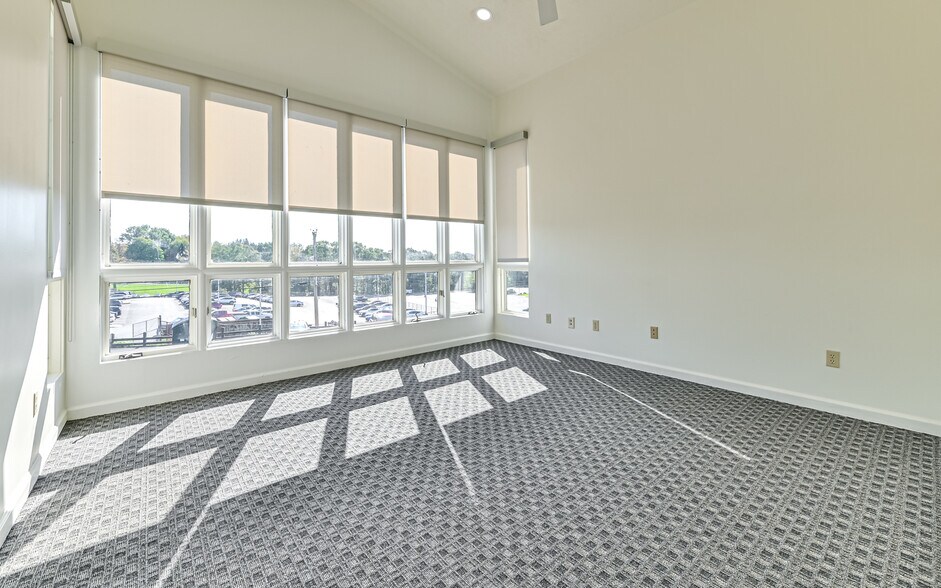 More Photos Of 101 N Meadows Dr, Wexford Unknown For Lease