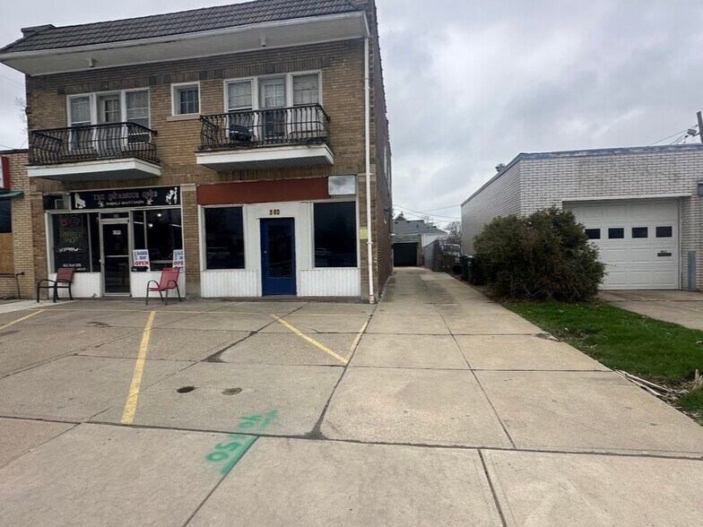 More Photos Of 560-562 E 200th St, Cleveland Storefront Retail Residential For Lease