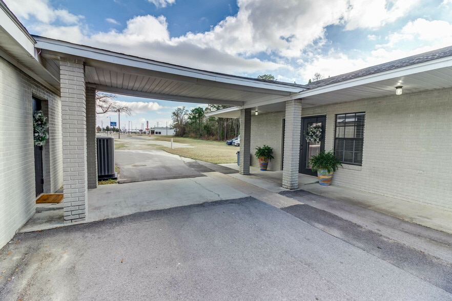 More Photos Of 15523 Landon Rd, Gulfport Religious Facility For Sale