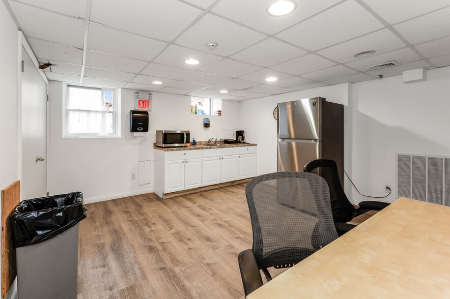 More Photos Of 294 Union St, Hackensack Office For Sale