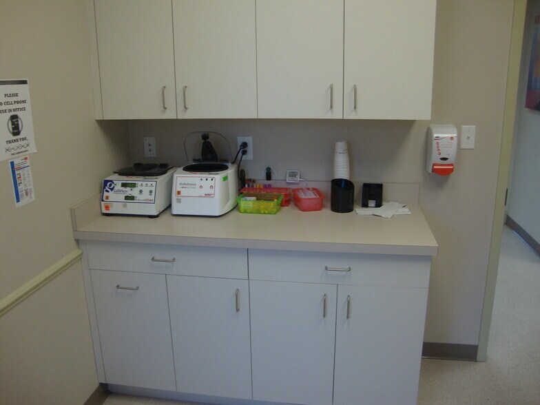 More Photos Of 167 Main St, Metuchen Medical For Lease