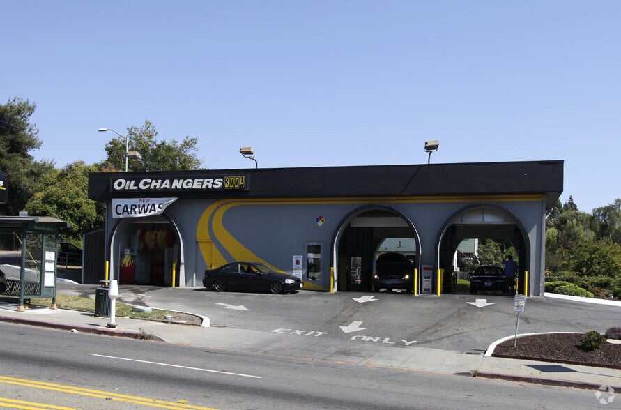 More Photos Of 3418 Park Blvd, Oakland Auto Repair For Sale