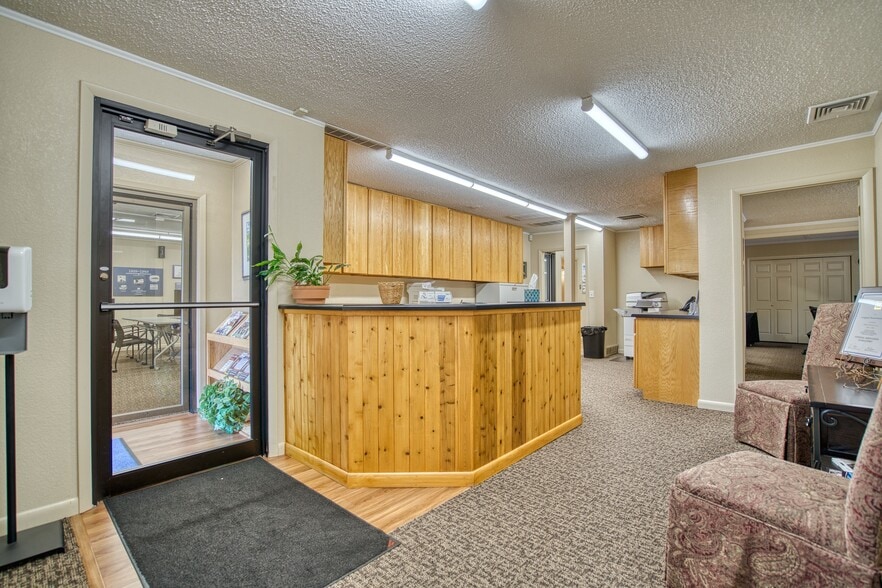 More Photos Of 420 Kimbark St, Longmont Office For Lease