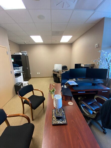 More Photos Of 2315 W Arbors Dr, Charlotte Medical For Lease