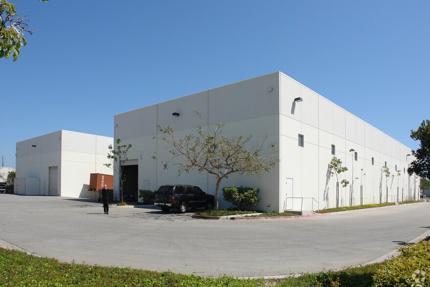More Photos Of 1621 Beacon Pl, Oxnard Warehouse For Lease
