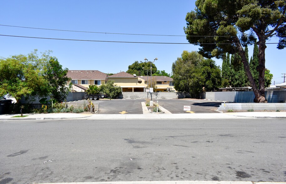 More Photos Of 7501 Commonwealth Ave, Buena Park Medical For Sale
