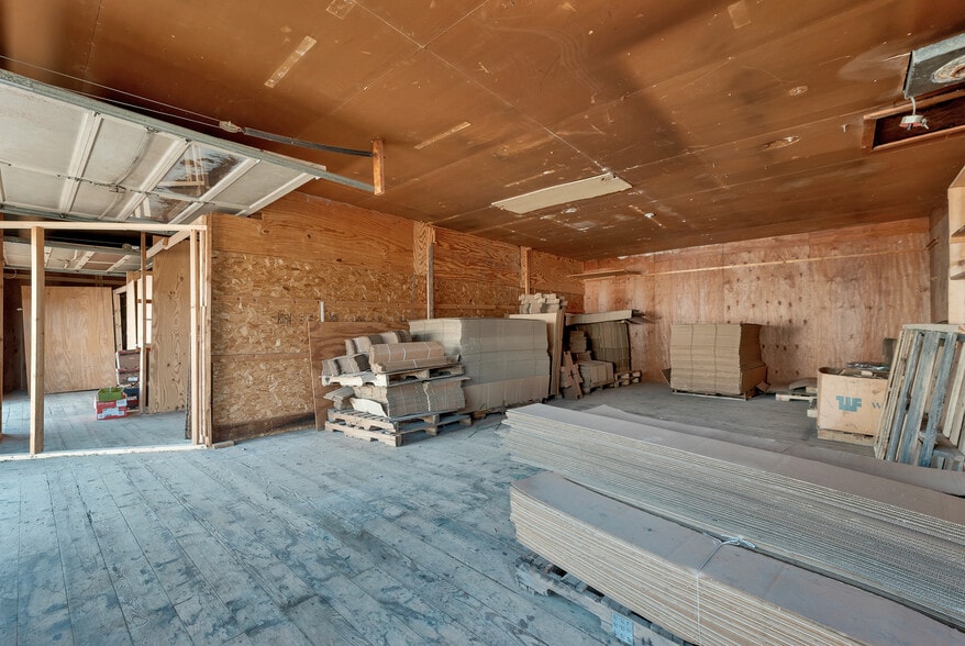 More Photos Of 55 Maynesboro St, Berlin Industrial For Sale