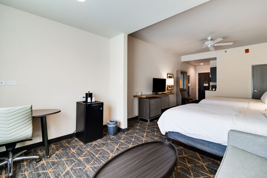 More Photos Of 1800 Martin Luther King Blvd, Houma Hotel For Sale