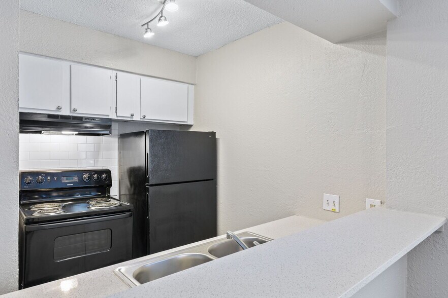 More Photos Of 4314 Gillis St, Austin Apartments For Sale