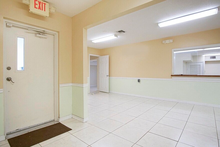 More Photos Of 706 N 7th St, Fort Pierce Office For Sale