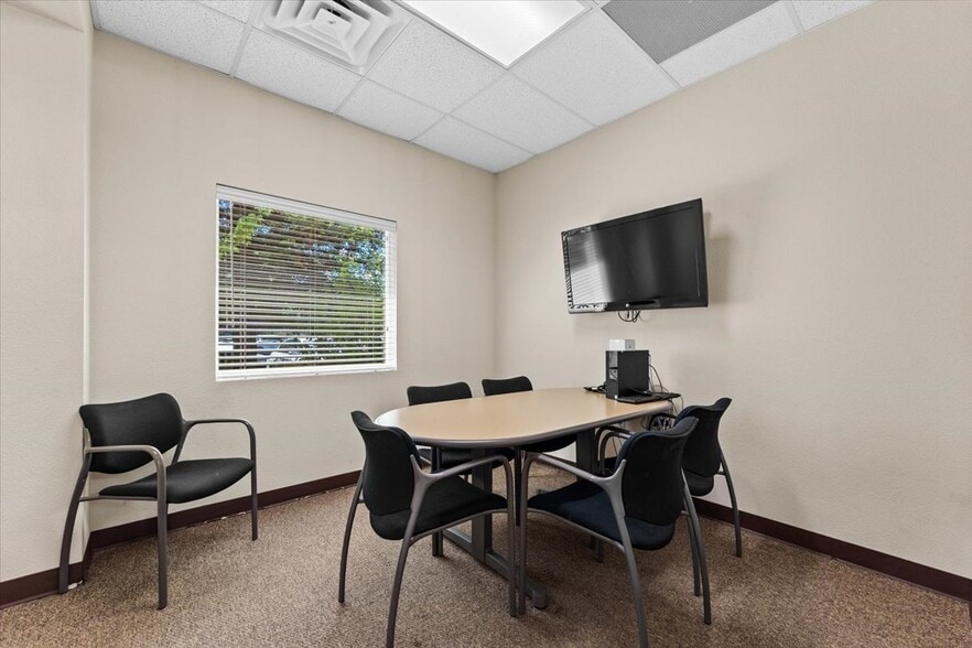 More Photos Of 2155 Larkspur Ln, Redding Office For Sale