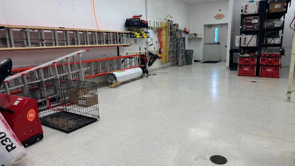 More Photos Of 3700 Industrial Loop, Show Low Manufacturing For Sale